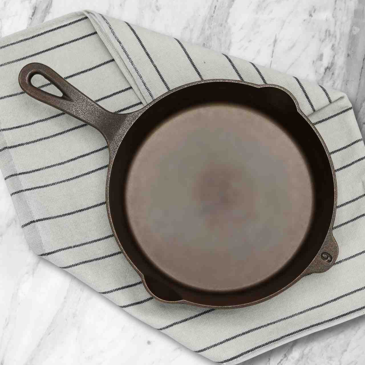 Lancaster No. 6 Cast Iron Skillet - Thumbnail 3