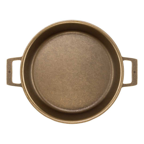 The top of the Stargazer 13.5 Inch Cast Iron Braiser