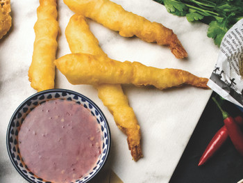 A&T Tempura Torpedo Prawns Lifestyle Image