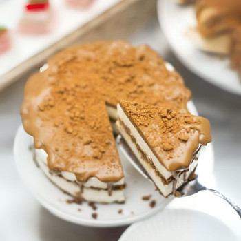 Lotus Biscoff Biscuit Crumbs Decorating Cheesecake