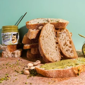 Pistachio Papi Spread on fresh bread