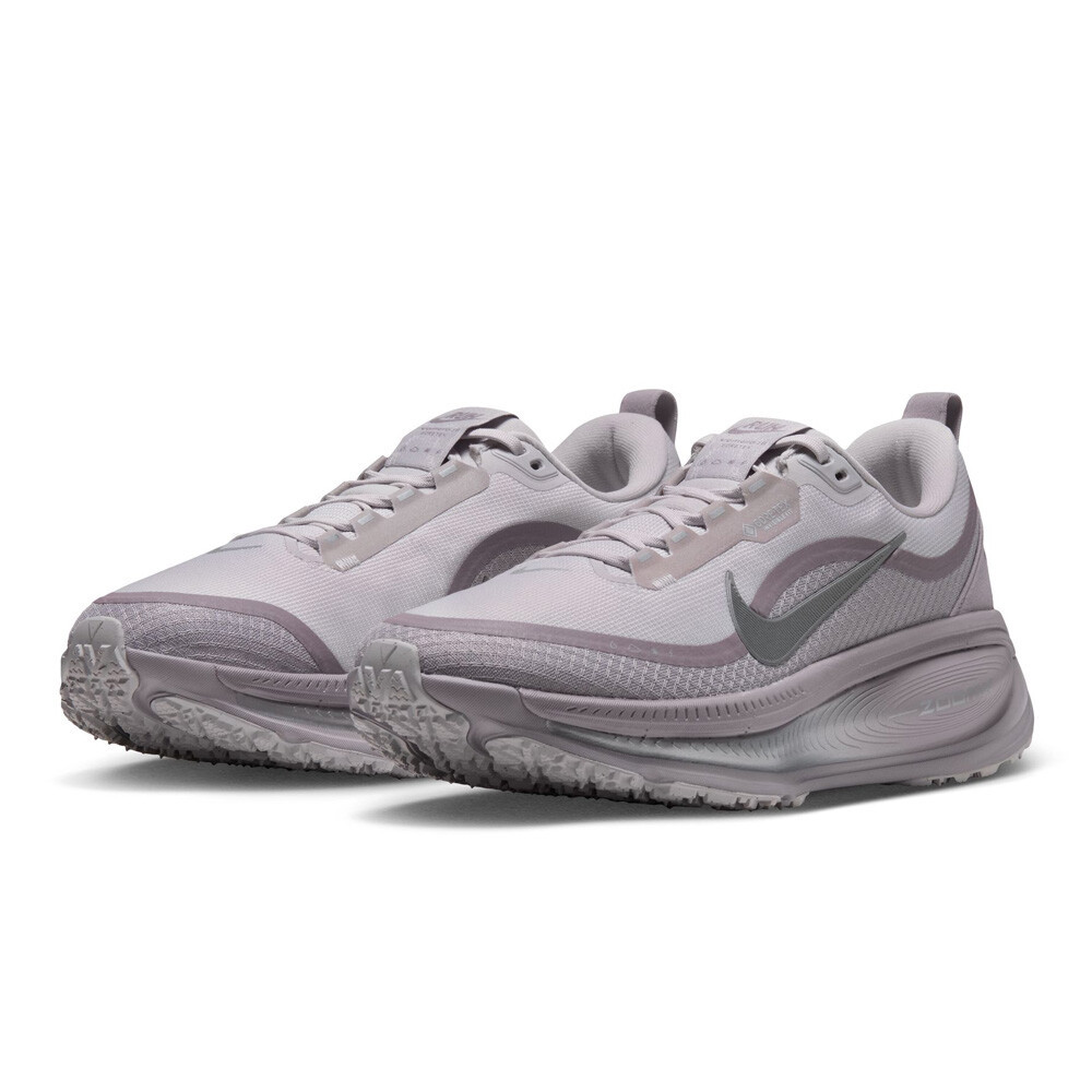 Nike Vomero 18 GORE-TEX Women's Running Shoes | Vast Grey/Silver Lilac/Metallic Silver — photo 2