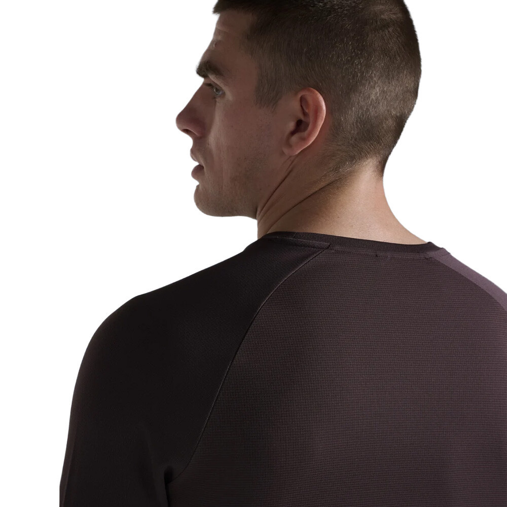 2XU Aero Men's Top | Bark/Black Reflective — photo 8