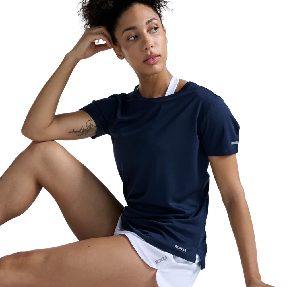 2XU Aero Women's T-Shirt | Midnight/Silver Reflective — photo 4