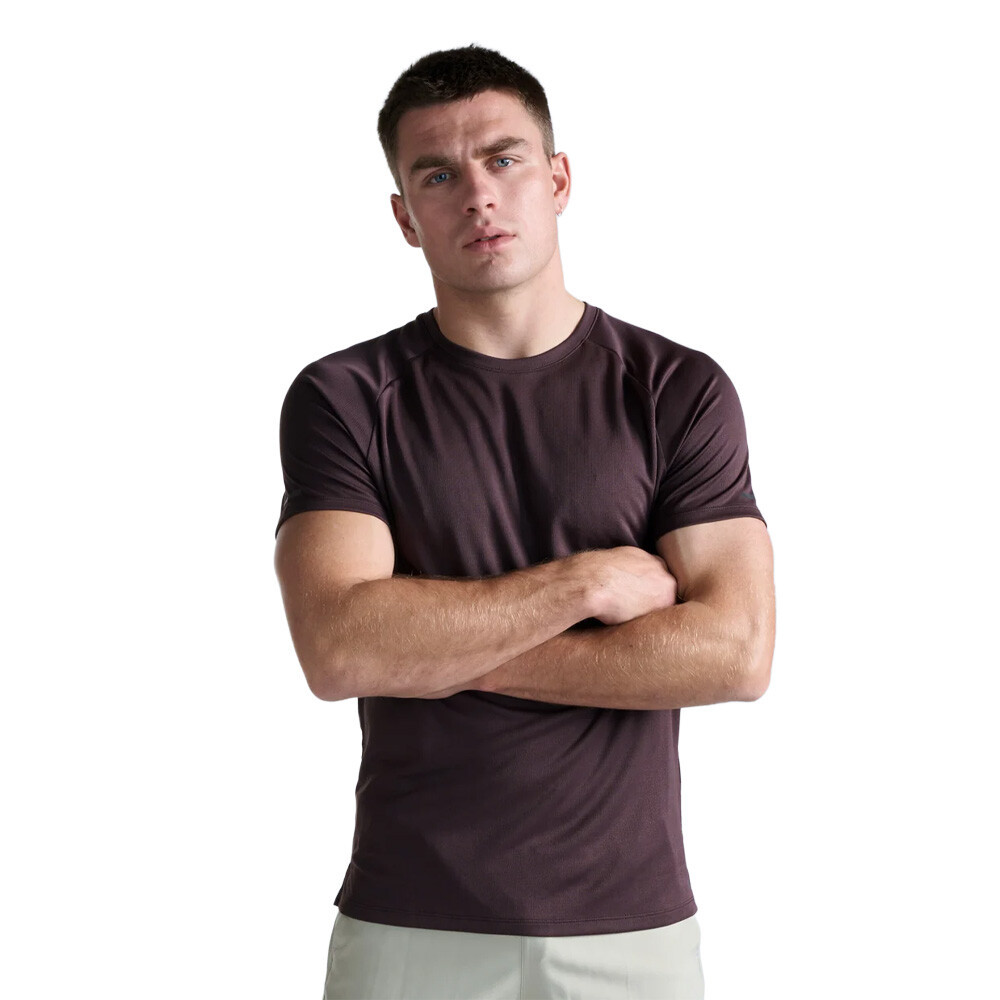 2XU Aero Men's T-Shirt | Bark/Black Reflective — photo 1
