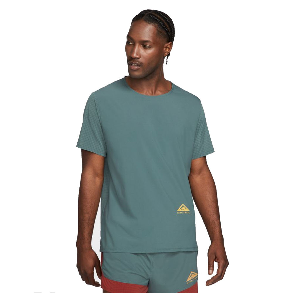 nike rise 365 t shirt green