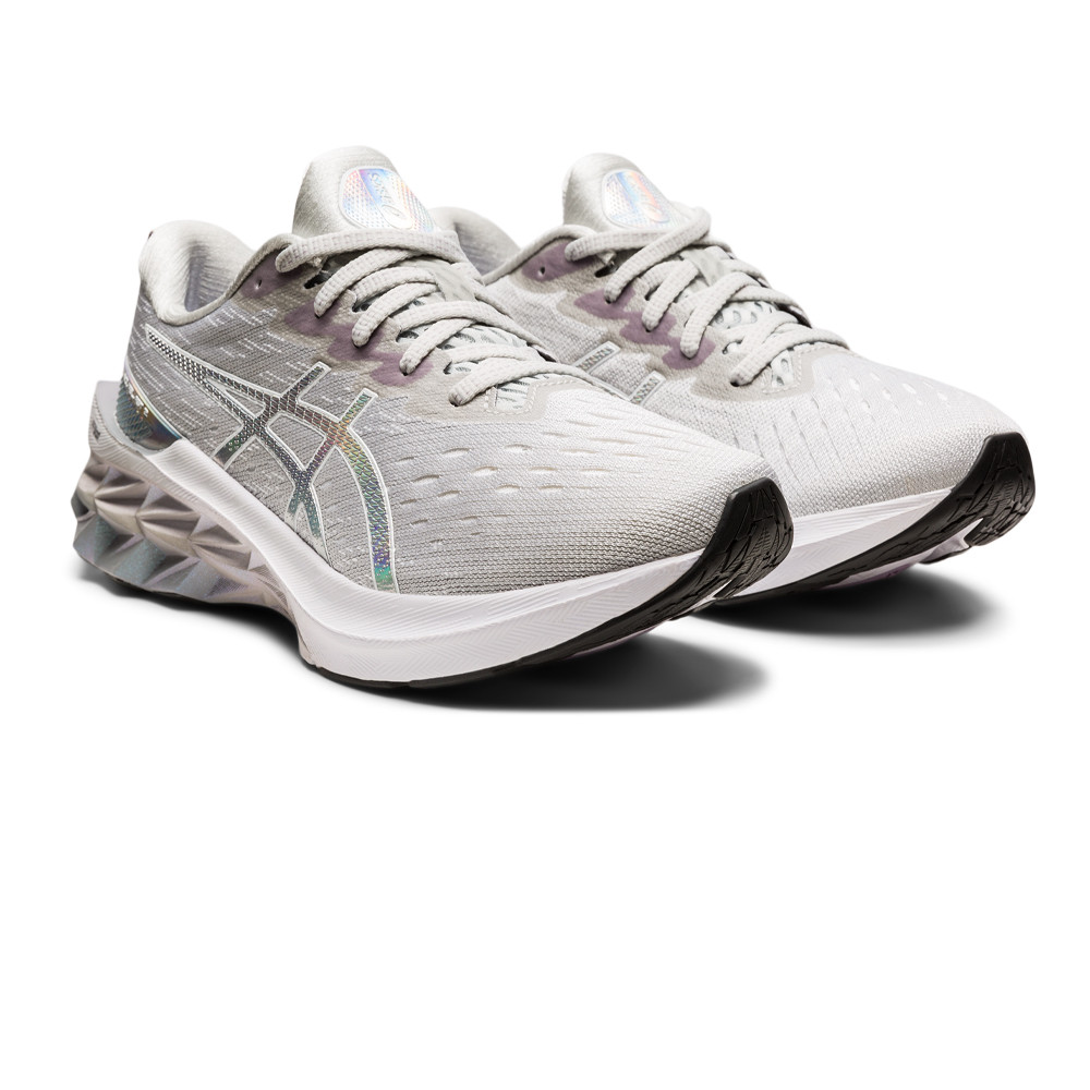 Asics Novablast 2 Platinum femme chaussures de running - AW21