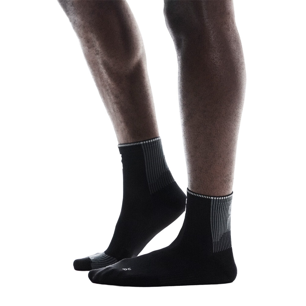 On Running On Performance Run Mid Socks - AW25