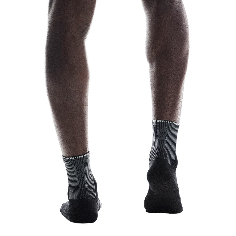 On Running On Performance Run Mid Socks - AW25