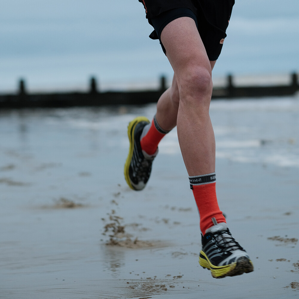 SealSkinz Holverstone Lightweight impermeable Mid Length running calcetines - AW25