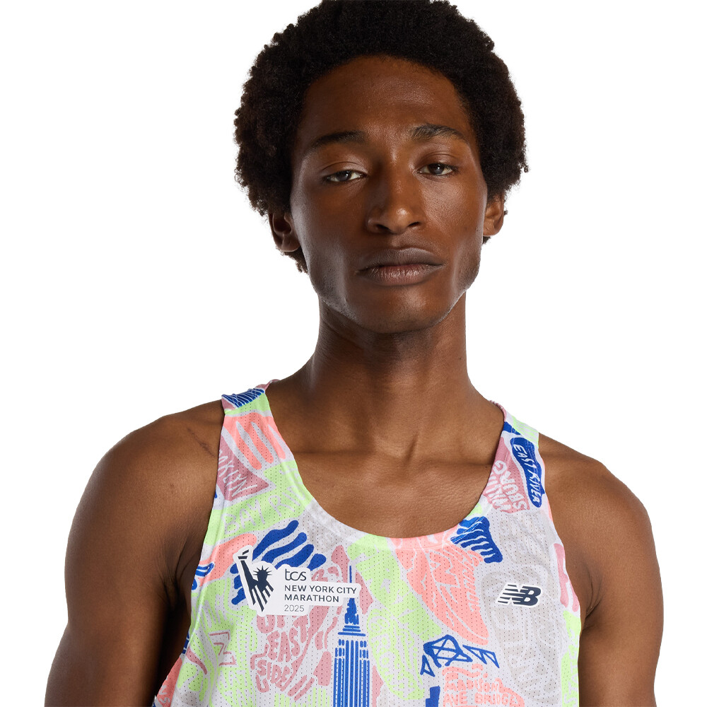 New Balance NYC Marathon 2025 Uomo Singlet - AW25