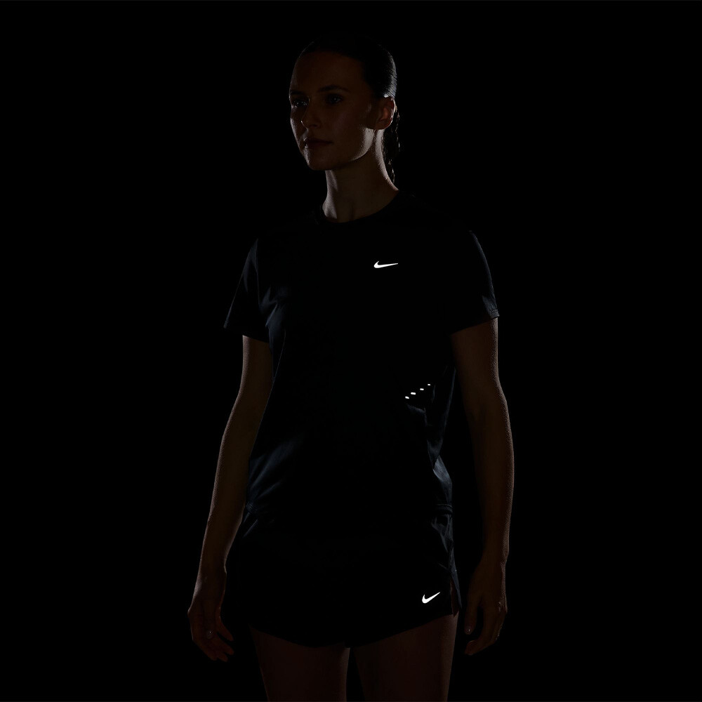 Nike Swift Dri-FIT Damen Lauf-T-Shirt - FA26