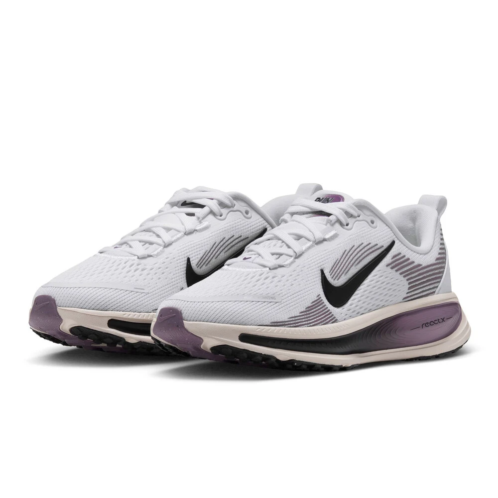 Nike Vomero 18 Junior Running Shoes - HO26