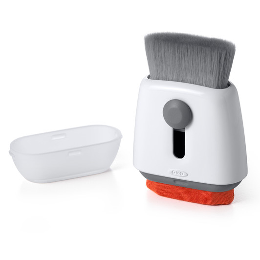 Good Grips Sweep & Swipe Laptop Cleaner Good Grips Sweep & Swipe Laptop Cleaner