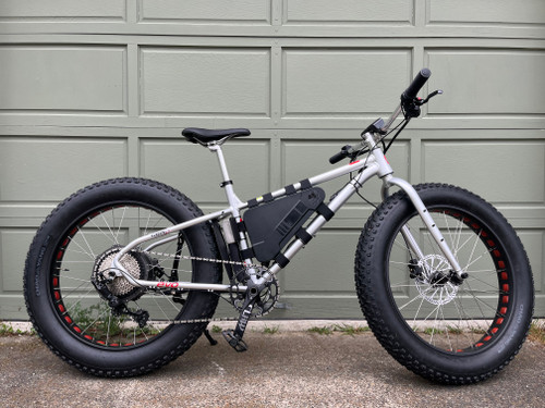 Custom OMW fat bike conversion with Grin Tech components.