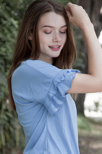 blue ruffled sleeve top key hole crinkled knit (S-XL)