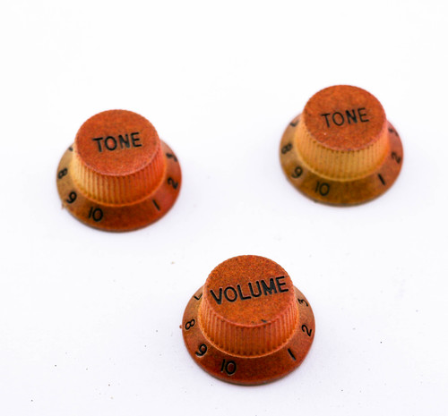 AGP ™ - Aged Relic Stratocaster ® Volume Tone Knobs 6mm Split Shafts #8172464