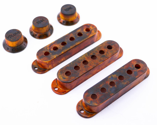 AGP ™ - Relic Fender ® Stratocaster Aged Pickups Covers 50/50/52mm and Knobs #116251