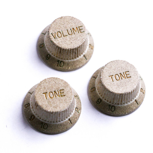 AGP ™ - Aged Relic Stratocaster ® Volume Tone Knobs 6mm Split Shafts #128262