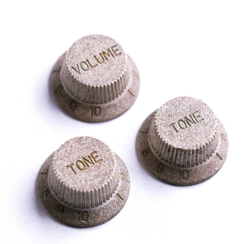 AGP ™ - Aged Relic Stratocaster ® Volume Tone Knobs 6mm Split Shafts #128265