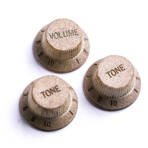 AGP ™ - Aged Relic Stratocaster ® Volume Tone Knobs 6mm Split Shafts #1282610