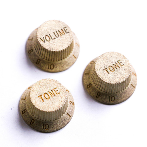 AGP ™ - Aged Relic Stratocaster ® Volume Tone Knobs 6mm Split Shafts #1282611