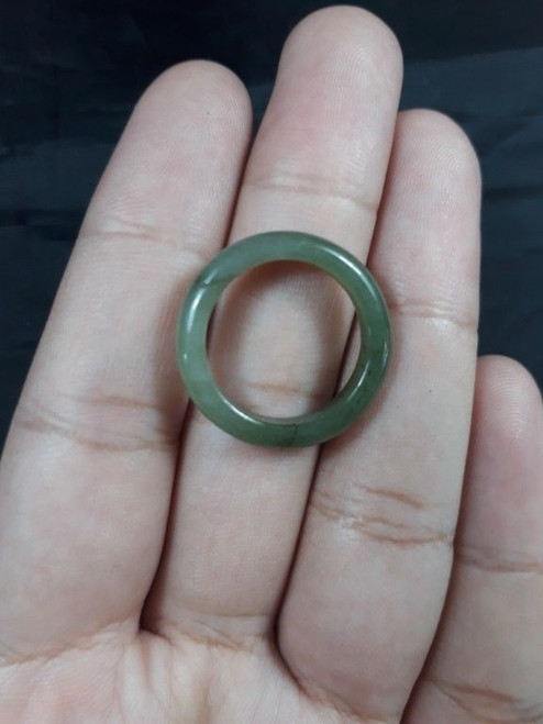 Natural  Grade A  Jadiete  Jade ring stone carving  Size 6.5  A7151