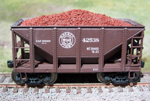 Motrak Models - Ho RESIN ORE LOADS ORE WAL - 81716