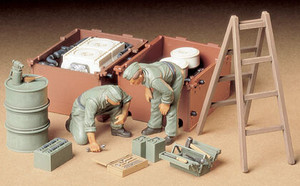 Tamiya Paint - Hobby Kits - German Tank Engine Crew 1:35 - 35180 Tamiya Paint - Hobby Kits - German Tank Engine Crew 1:35 - 35180