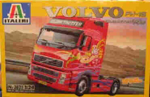 Italeri Model Kits - Volvo FH16 Globetrotter XL :24 - 3821 Italeri Model Kits - Volvo FH16 Globetrotter XL :24 - 3821