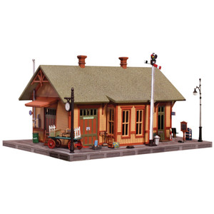Woodland Scenics - N Kit Woodland Station - PF5207 Woodland Scenics - N Kit Woodland Station - PF5207