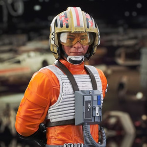 Gentle Giant Studios - Star Wars Mini Busts - Ep IV A New Hope - 1/6 Scale Red Leader Gentle Giant Studios - Star Wars Mini Busts - Ep IV A New Hope - 1/6 Scale Red Leader