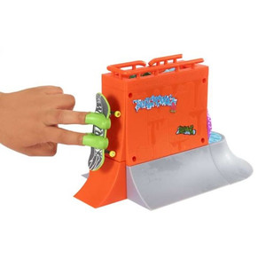 Mattel - Hot Wheels Skate - Aquarium Skatepark Playset - 3 Pack