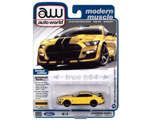 Auto World 1:64 2021 Ford Mustang Shelby Gt500 Carbon Fiber Track Pack Yellow Premium 2023 Release 3 Version A- Diecast