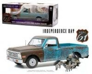 Highway 61 1:18 Independence Day 1971 Chevrolet C10 (weathered Blue) And Alien Figure- Diecast Highway 61 1:18 Independence Day 1971 Chevrolet C10 (weathered Blue) And Alien Figure- Diecast