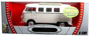 Road Signature 1:18 1962 Volkswagen Microbus W/ Sliding Sunroof- Diecast Road Signature 1:18 1962 Volkswagen Microbus W/ Sliding Sunroof- Diecast