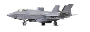 Tamiya - 1/48 Lockheed Martin F-35 C Lightning II Plastic Model Kit - 61127