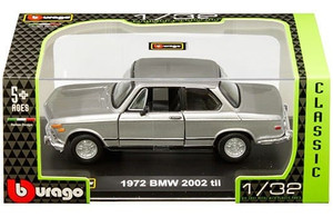 Bburago 1:32 Plastic Case - Classic - 1972 Bmw 2002tii Silver - Diecast