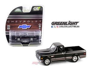 Greenlight 1:64 1972 Chevrolet Cheyenne C10 Short Bed - Black - Hobby Exclusive - Diecast