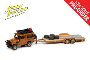 Johnny Lightning 1:64 Truck & Trailer 2020 Release 1 Toyota Land Cruiser 1980 W/ Open Trailer Copper - Diecast