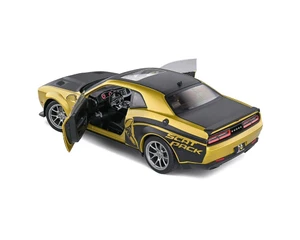 Solido 1:18 Dodge Challenger R/t Scat Pack Widebody Streetfighter - Diecast