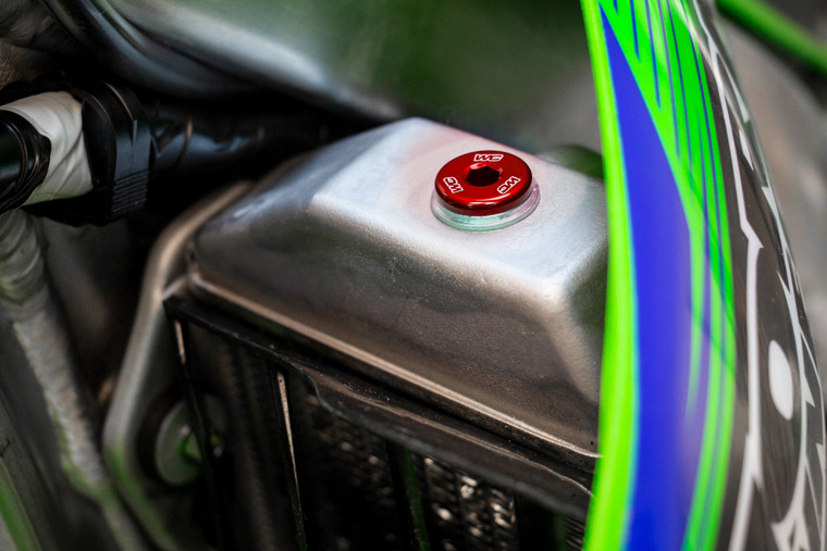 Works - Radiator Plug Red Hon/kaw - 24-631 Works - Radiator Plug Red Hon/kaw - 24-631