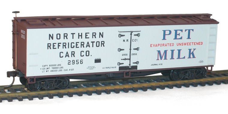Accurail - Ho 40'Wd Dairy Reefer Pet Milk - 80961