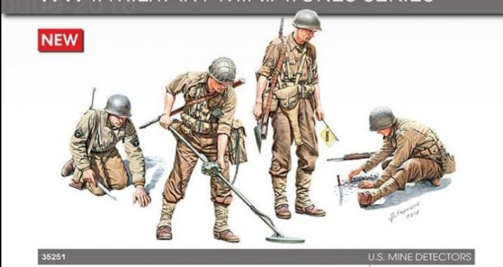 Mini Art Models - US Combat Eng Mine-Detect Figure (4):35 - 35251