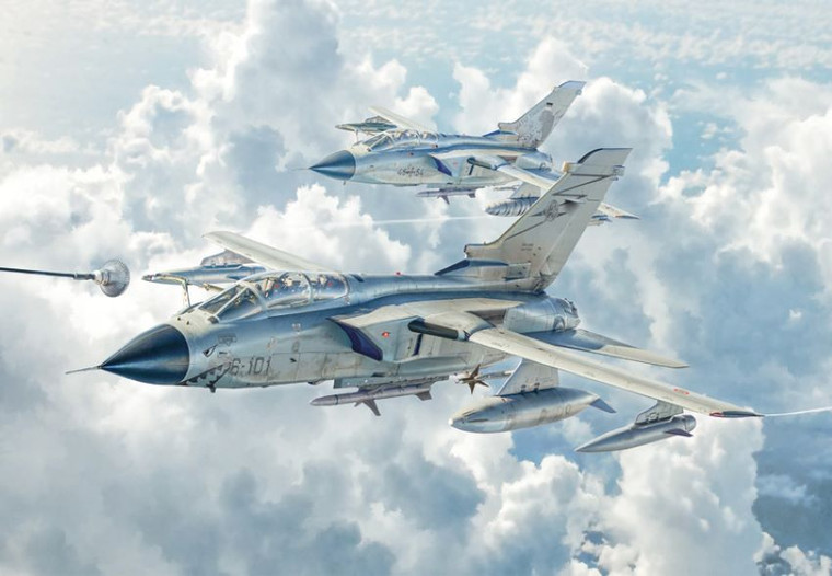 Italeri Model Kits - Panavia Tornado ECR 1:32 - 2517