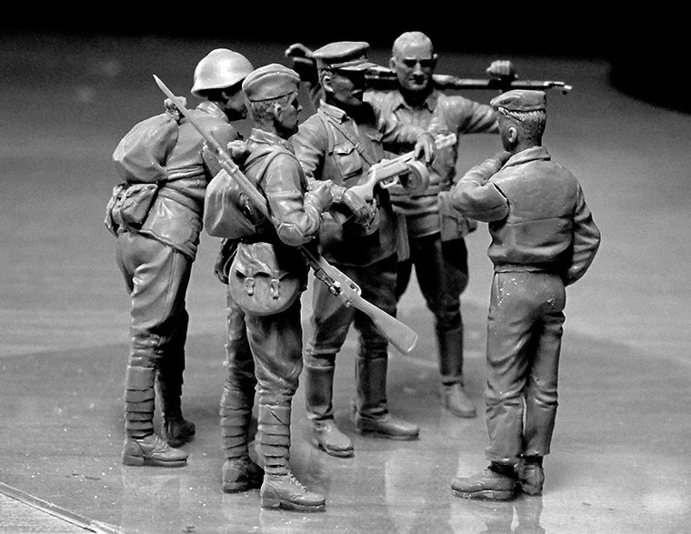 Master Box Limited - Soviet Infantry Surrounded 1941 1:35 - 35156