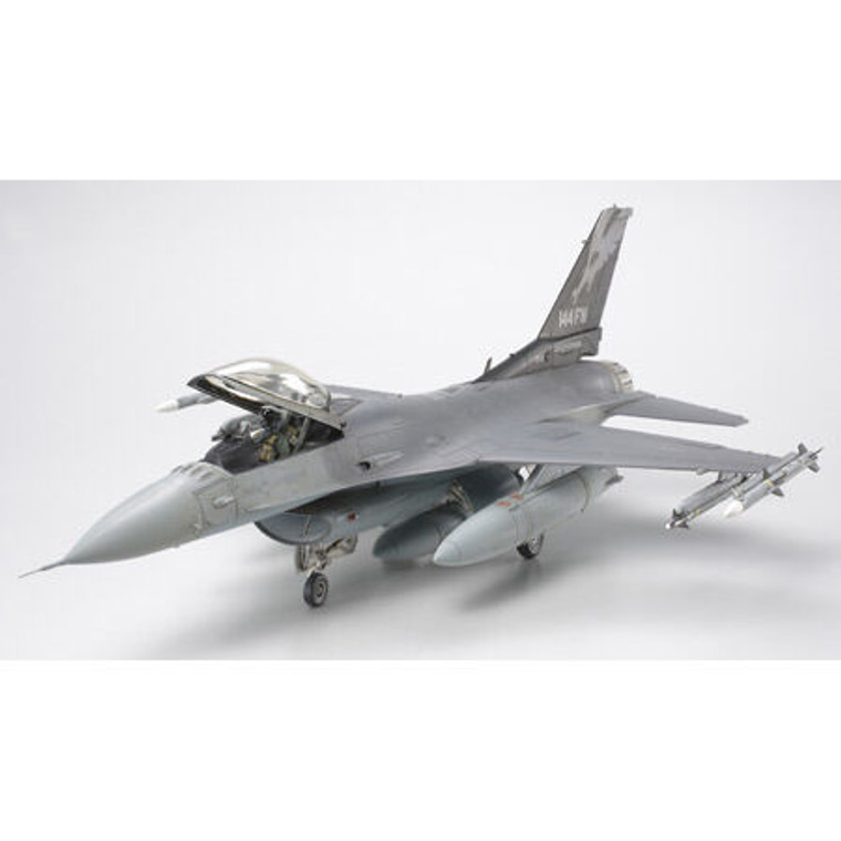 Tamiya - 1/48 Lockheed F-16c Falcon Ang - 61101