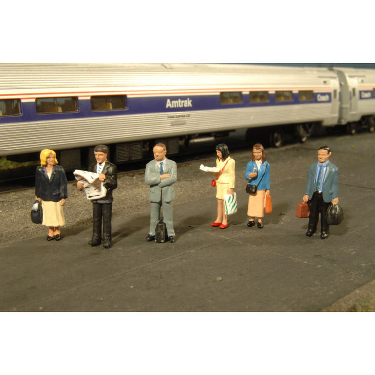 Bachmann Industries - Ho Standing Platform Passengers - 33110
