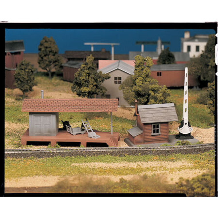 Bachmann Industries - O Snap Kit Loading Platform W/crossing Shanty - 45977 Bachmann Industries - O Snap Kit Loading Platform W/crossing Shanty - 45977