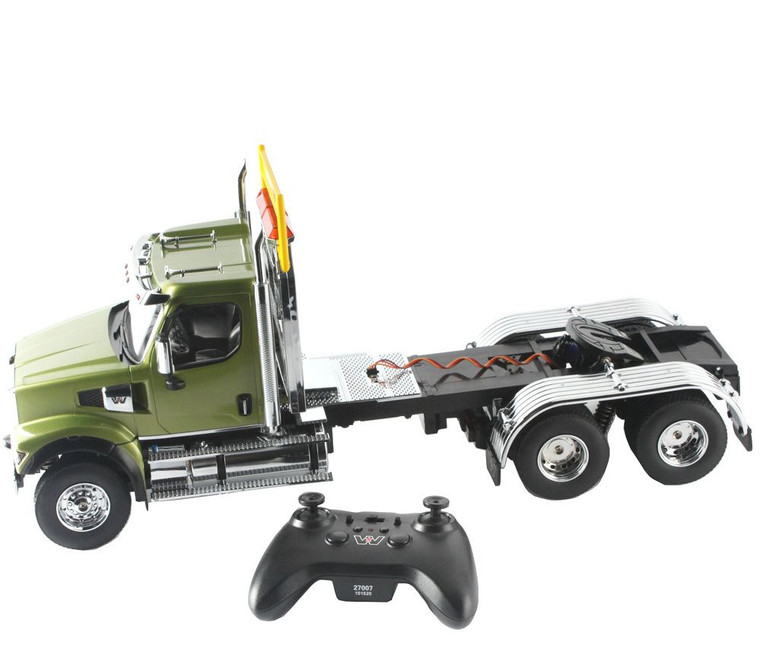 Diecast Masters - 1/16 Scale Western Star 49X SFFA Tridem Axle Heavy Haul - 27009